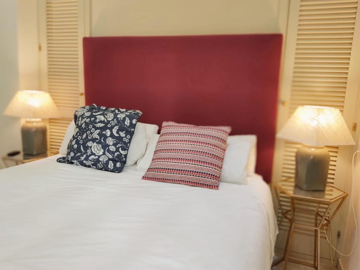 Homeyseville-Bright Apartment At Santa Cruz 4 Pax, Parking Optional Екстер'єр фото